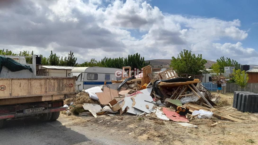 ΑΥΘΑΙΡΕΤΑ ΚΑΡΤΕΡΟς