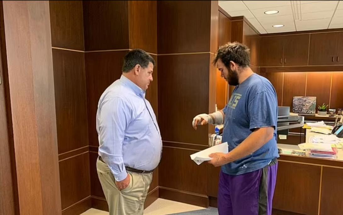 ΝΤΕΛΙΒΕΡΑΣ