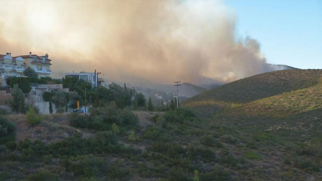 Δύο τα μέτωπα της μεγάλης φωτιάς στην Πεντέλη
