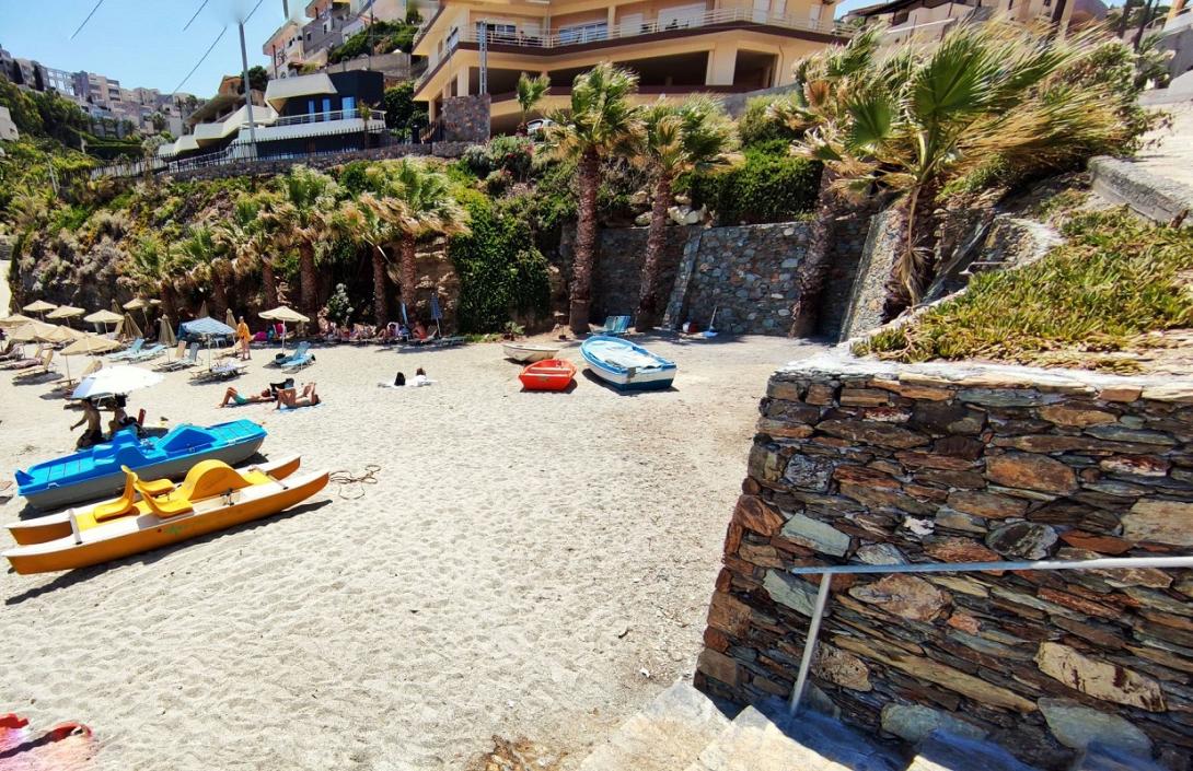 μαδές παραλία