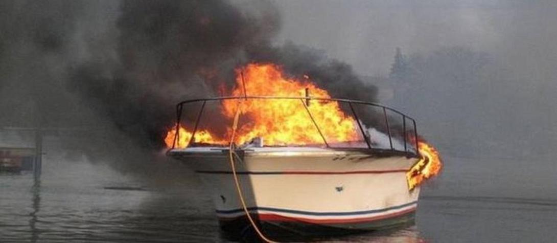 πυρκαγιά - σκάφος