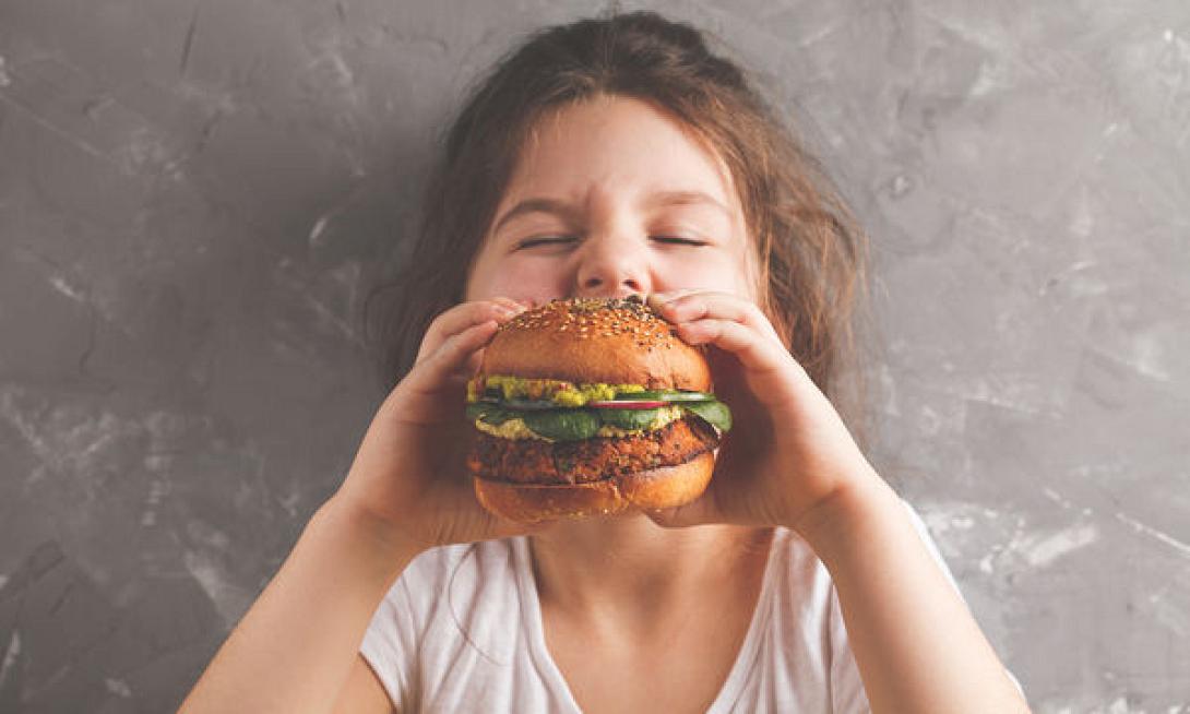 Ποιες είναι οι πιο επικίνδυνες τροφές για τα παιδιά 