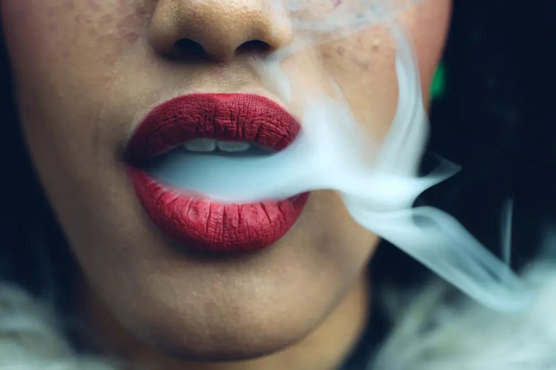 γυναίκα,κάπνισμα