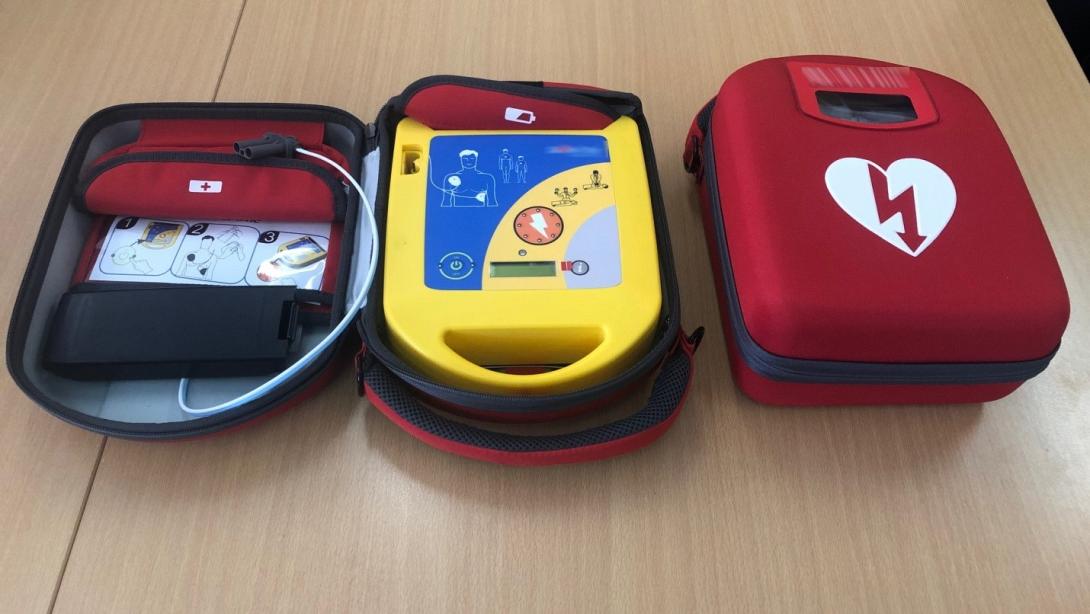 απινιδωτες