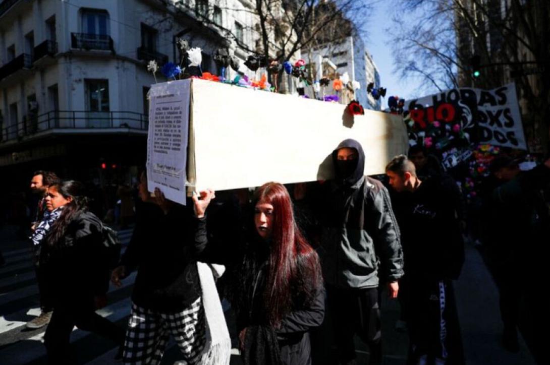 αργεντινή κηδεία μισθός