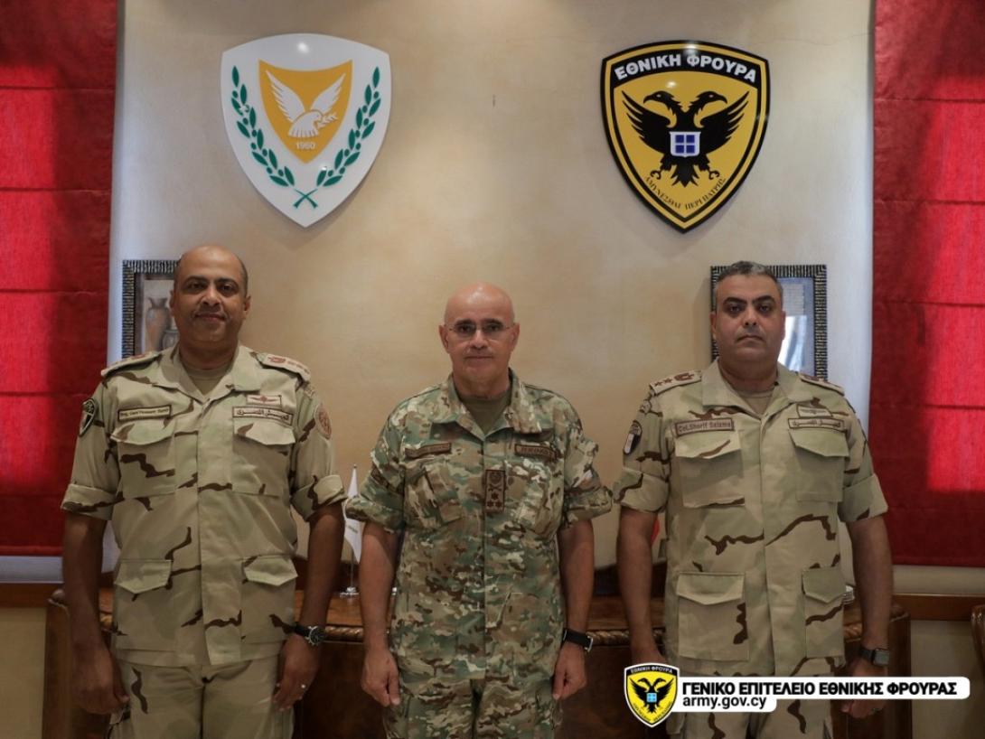 Συνάντηση Αρχηγού Εθνικής Φρουράς με νέο και απερχόμενο ΑΚΑΜ της Αραβικής Δημοκρατίας της Αιγύπτου