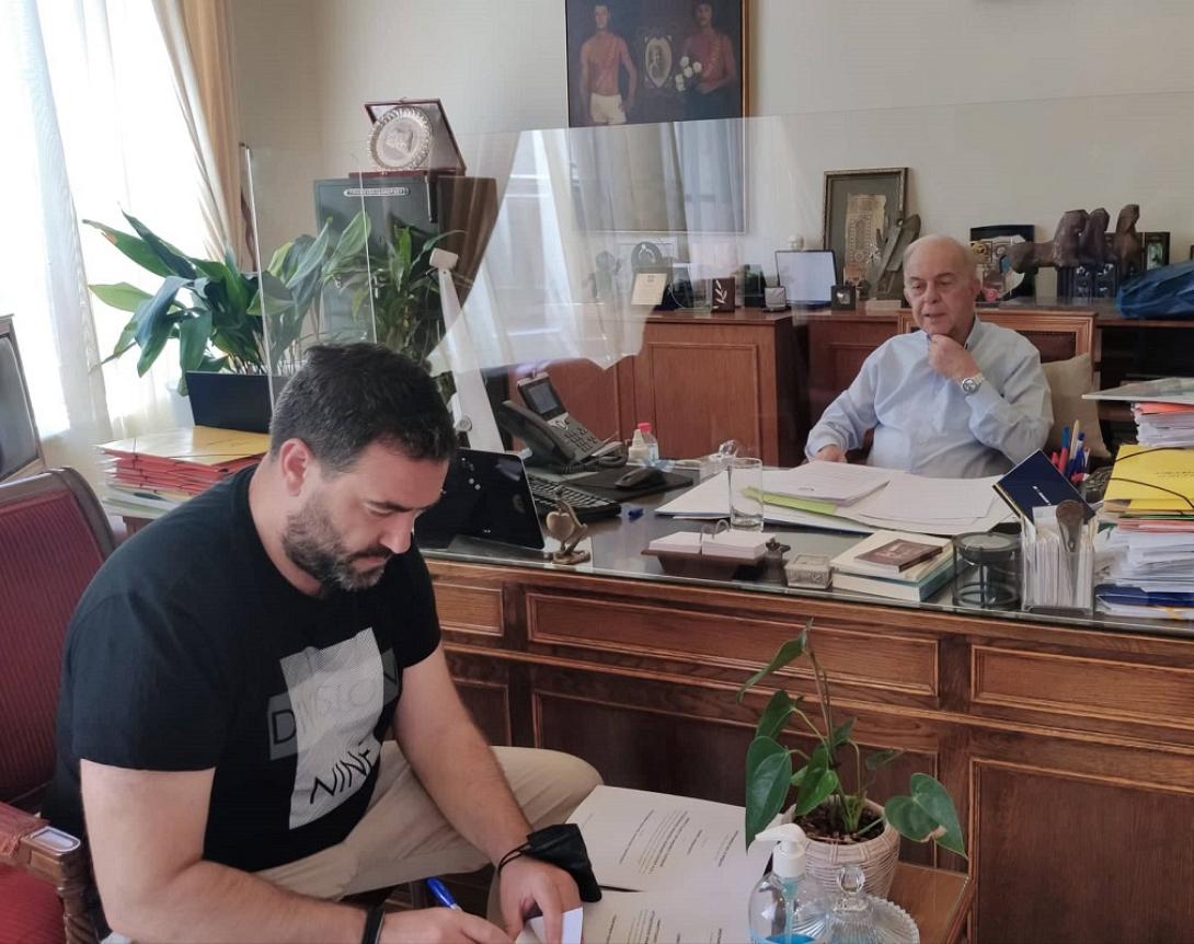 λαμπρινός σισαμάκης