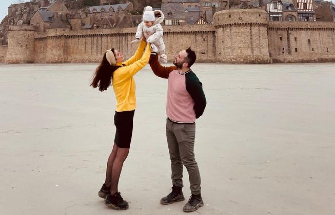 Μωρό ταξιδεύει ανά τον κόσμο