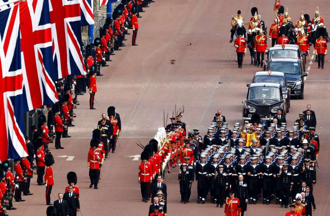 Το Ηνωμένο Βασίλειο αποχαιρέτησε την επί 70 χρόνια Βασίλισσά του Ελισάβετ Β'