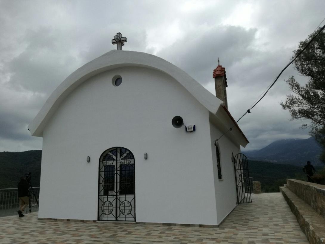 εκκλησάκι σφενδύλι