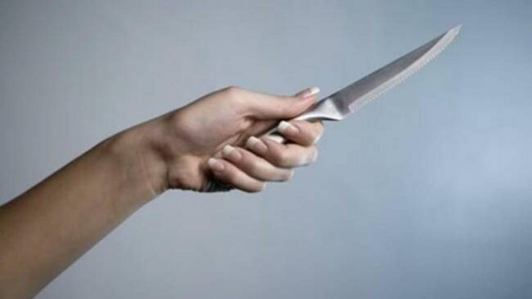 μαχαίρι γυναίκα