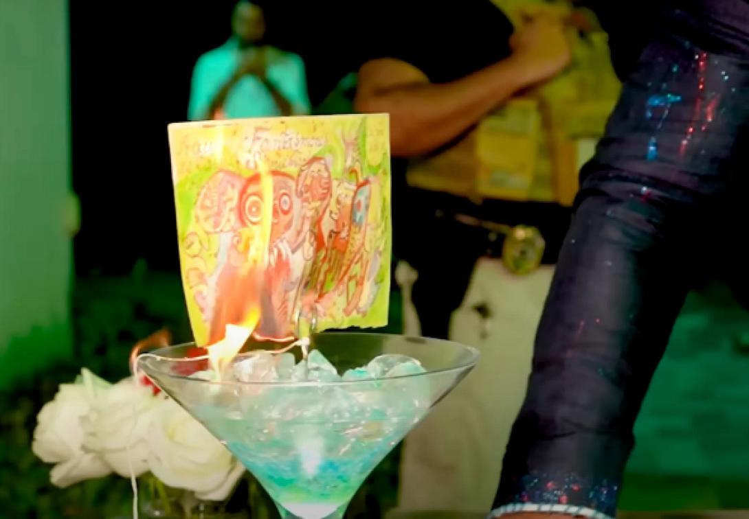 σκίτσο φρίντα κάλο