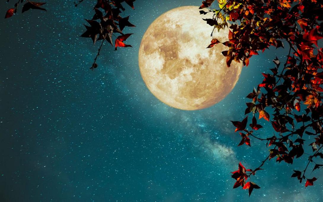 Φθινόπωρο, πανσέληνος