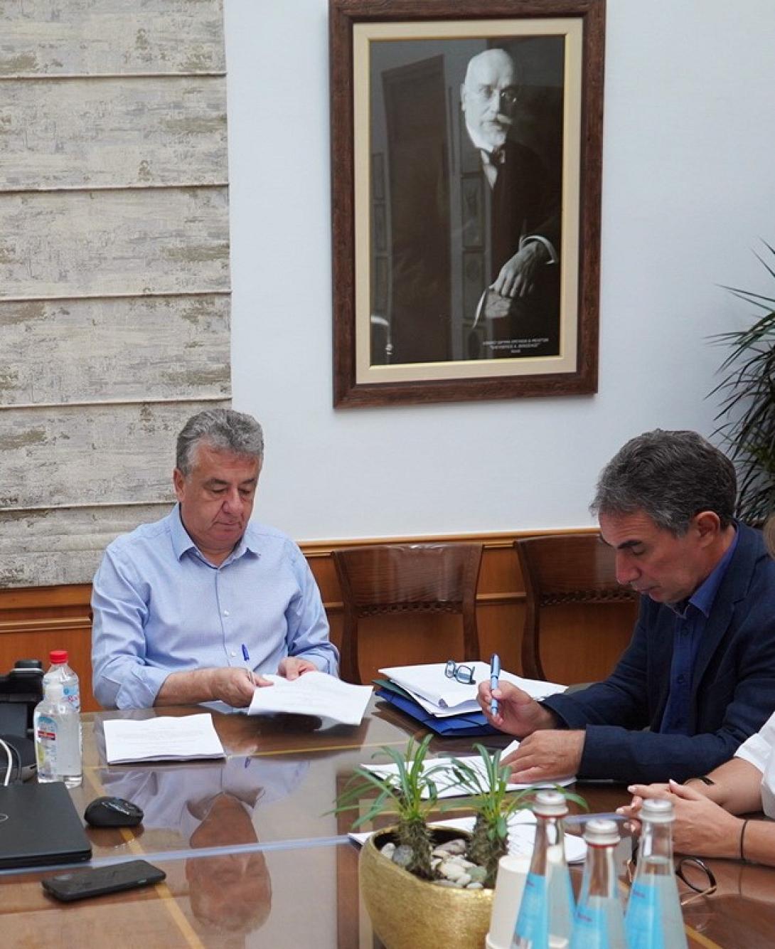 περιφερειαρχης Κρητης 