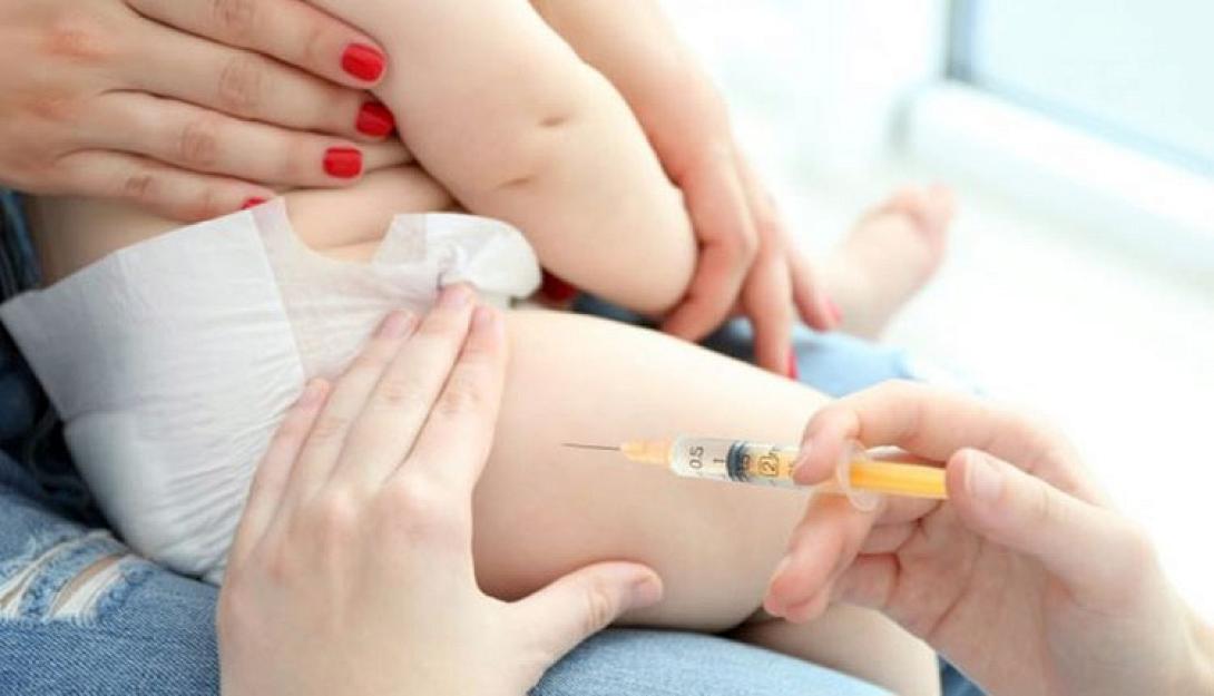 μωρό εμβολιασμός