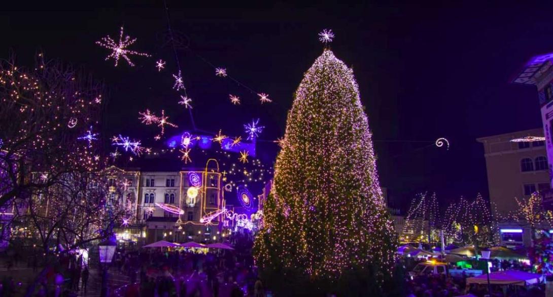 χριστουγεννιάτικο δέντρο 