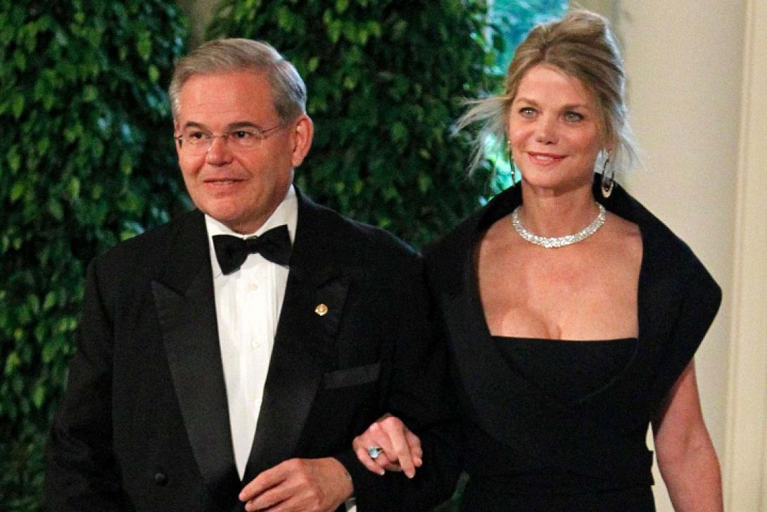 Μπομπ Μενέντεζ, Ναντίν Αρσλανιάν.