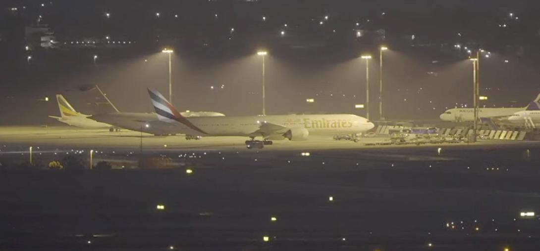 Συνοδεία μαχητικών F-16 από τα Χανιά προσγειώθηκε στην Αθήνα η πτήση της Emirates