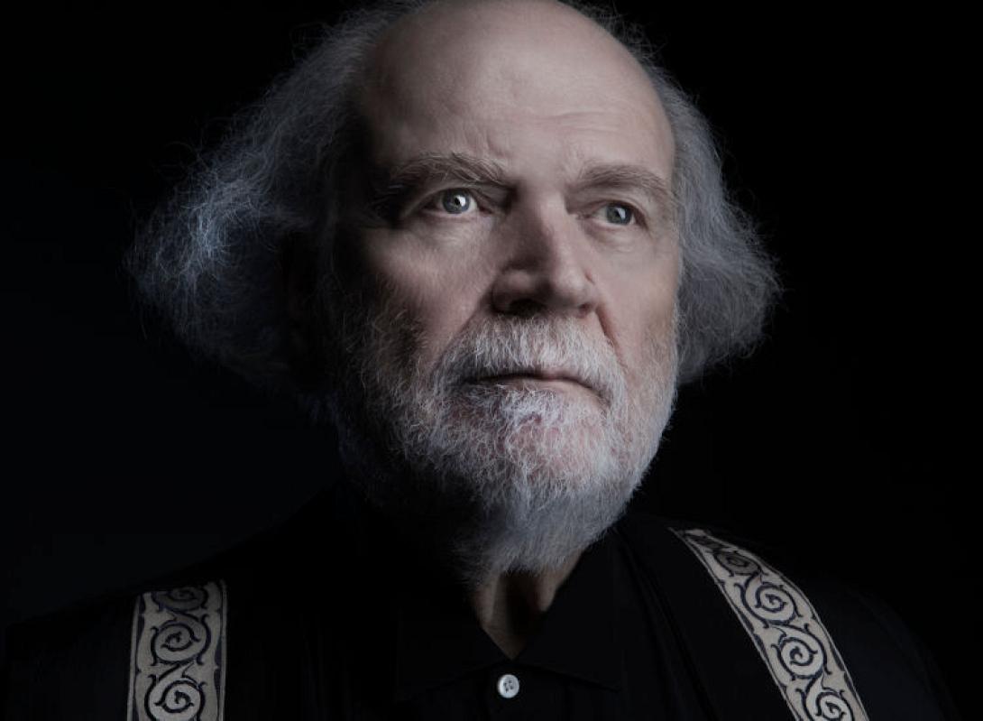 γιάννης μαρκόπουλος