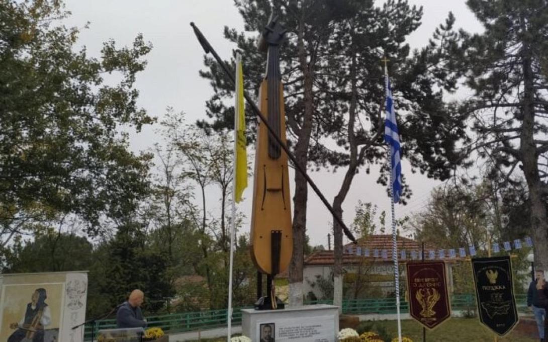 ΠΟΝΤΙΑΚΗ ΛΥΡΑ