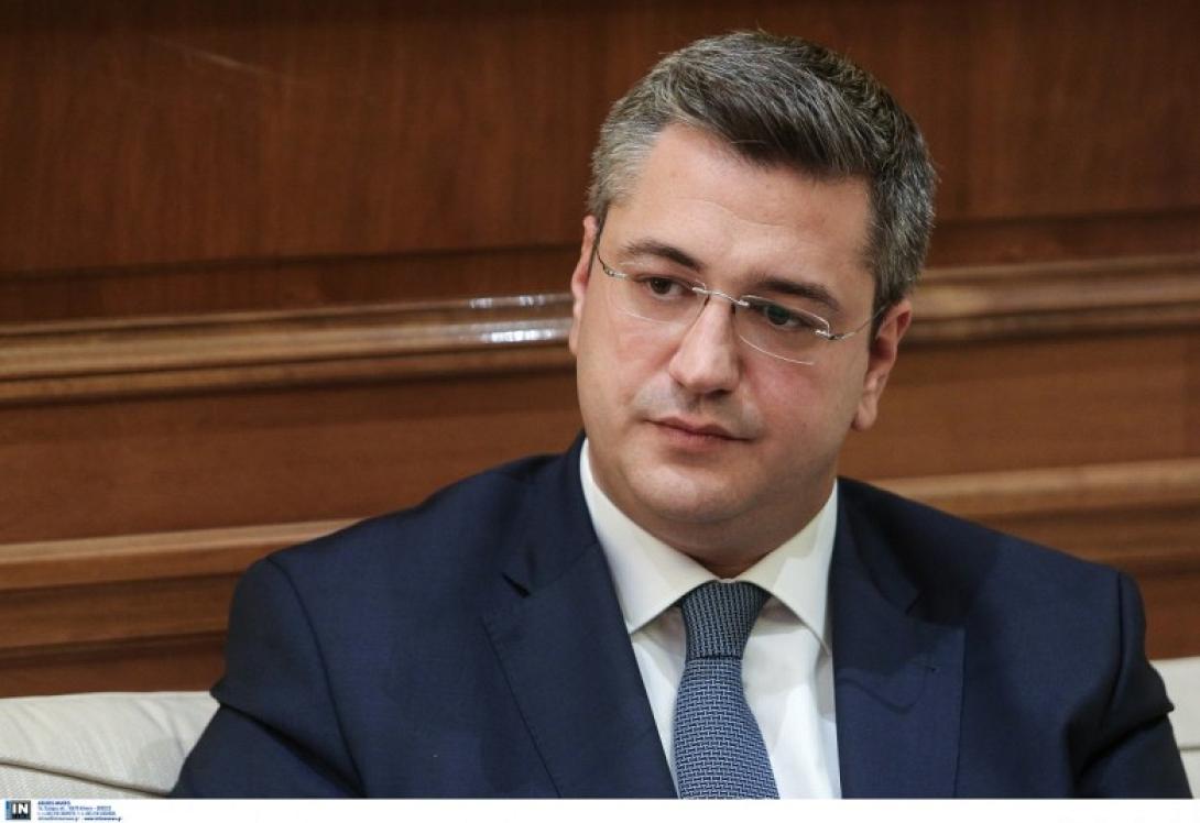 απόστολος τζιτζικώστας