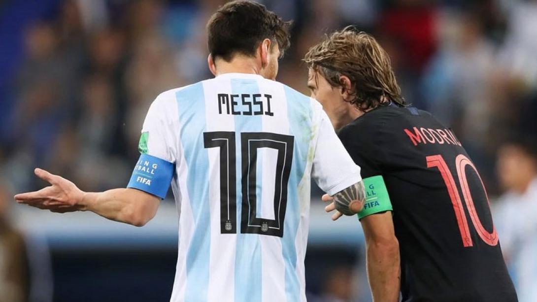 ΜΕΣΙ ΜΟΝΤΡΙΤΣ