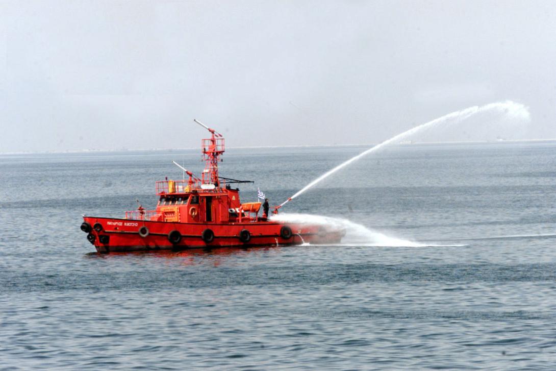 ρυμουλκο πλοιο λιμανι ναυαγοσωστικο
