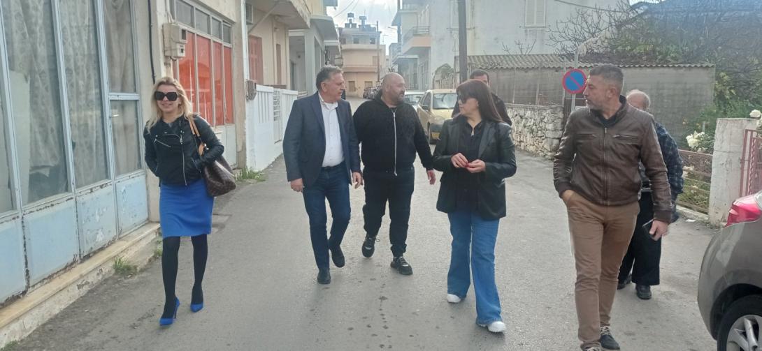 Κοντά στους κατοίκους, τους καταστηματάρχες και τους εμπόρους της λαϊκής αγοράς του Καστελλίου ο Δήμαρχος Μινώα Πεδιάδας