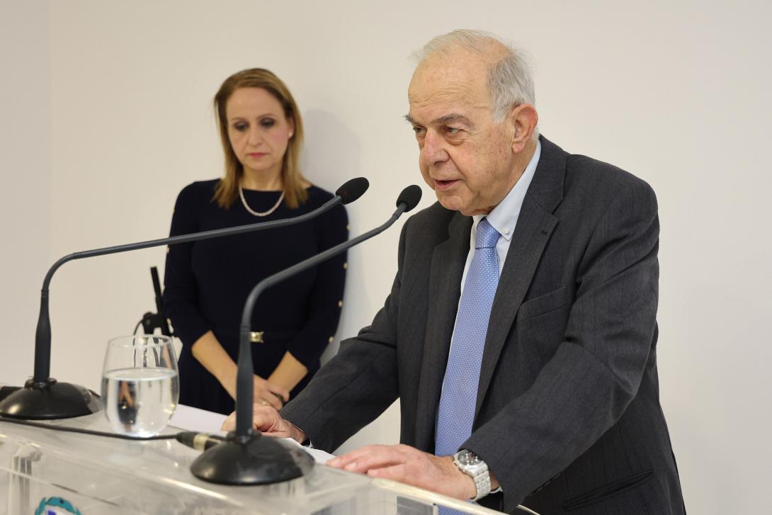 Βασίλης Λαμπρινός