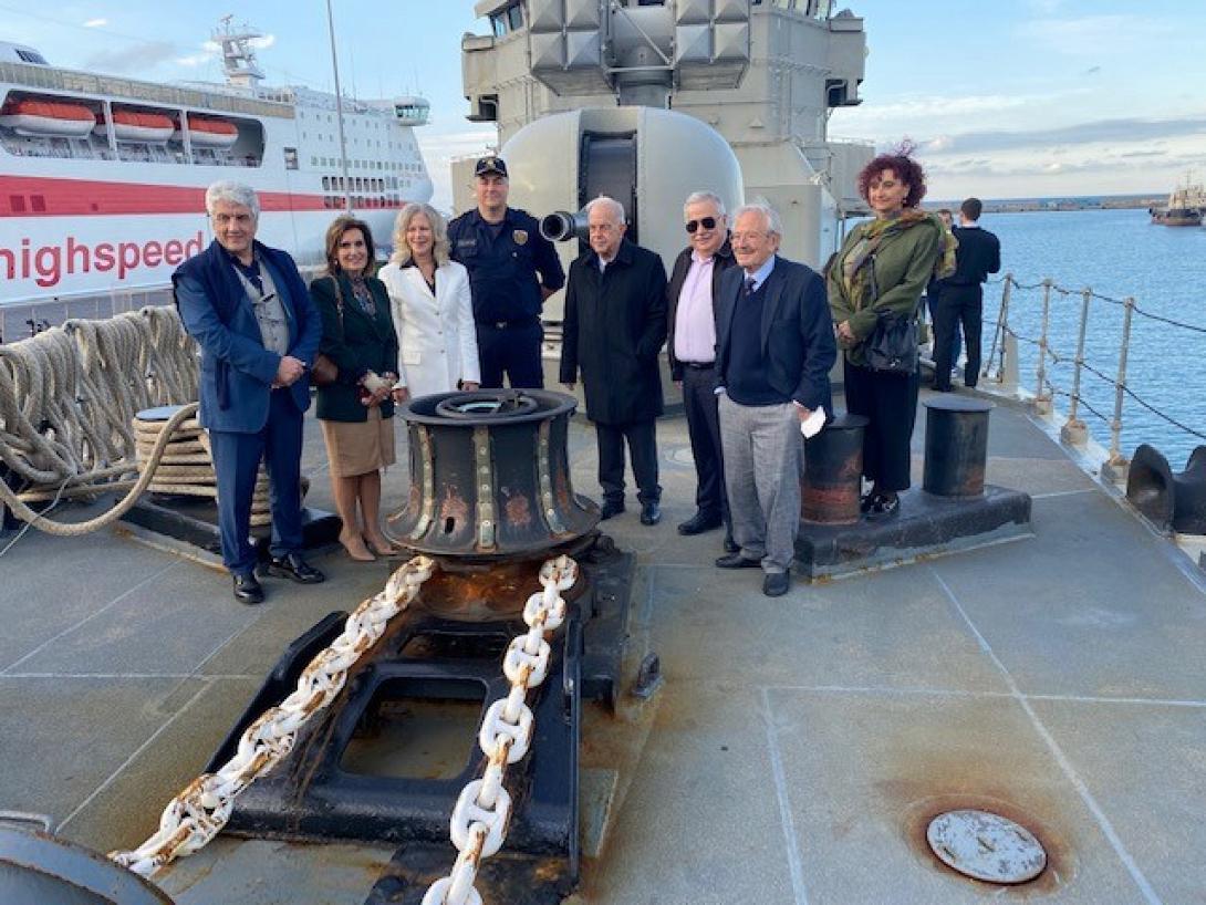 Επίσκεψη του Δημάρχου Ηρακλείου Βασίλη Λαμπρινού στην φρεγάτα "ΕΛΛΗ"