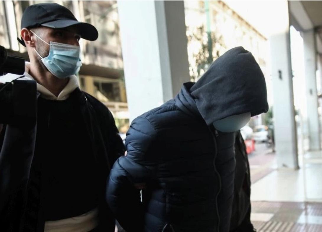 γυναικοτονία - δράστης