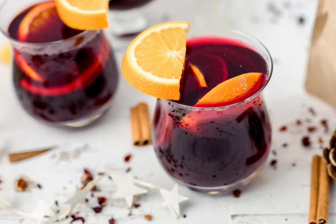 παντς χωρίς αλκοόλ με φρέσκα φρούτα