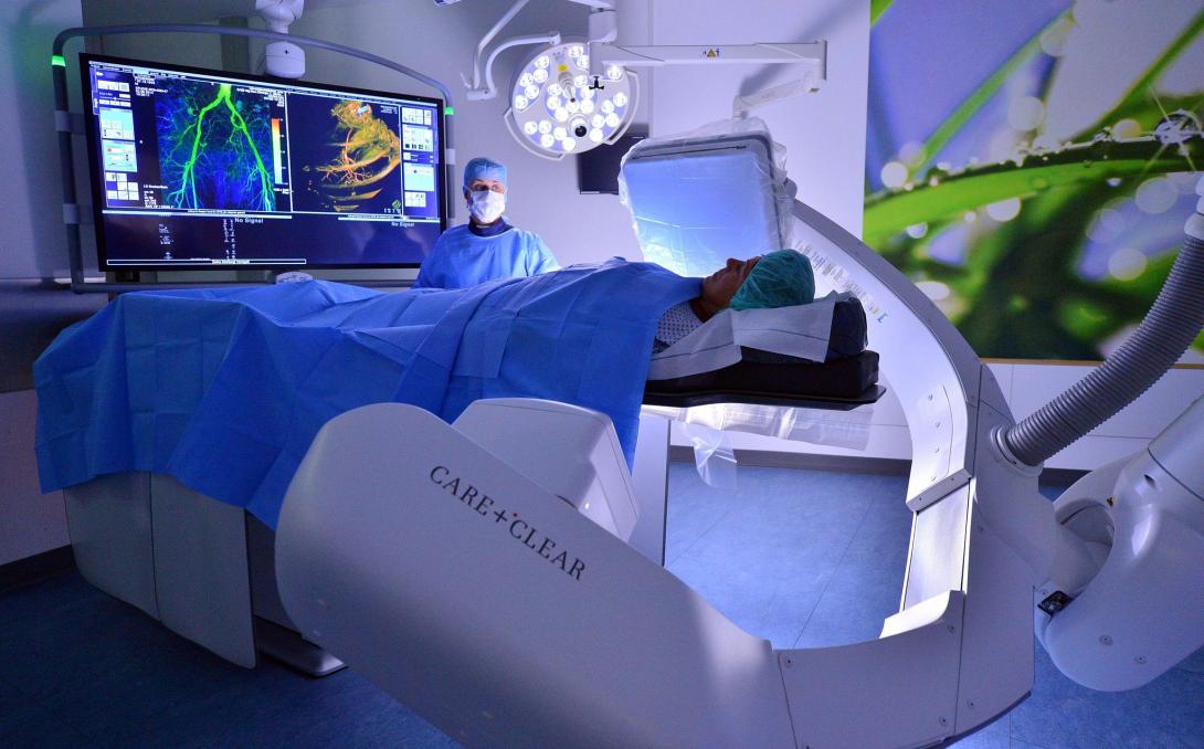 ΠΑΓΝΗ μηχάνημα ακτινοθεραπείας