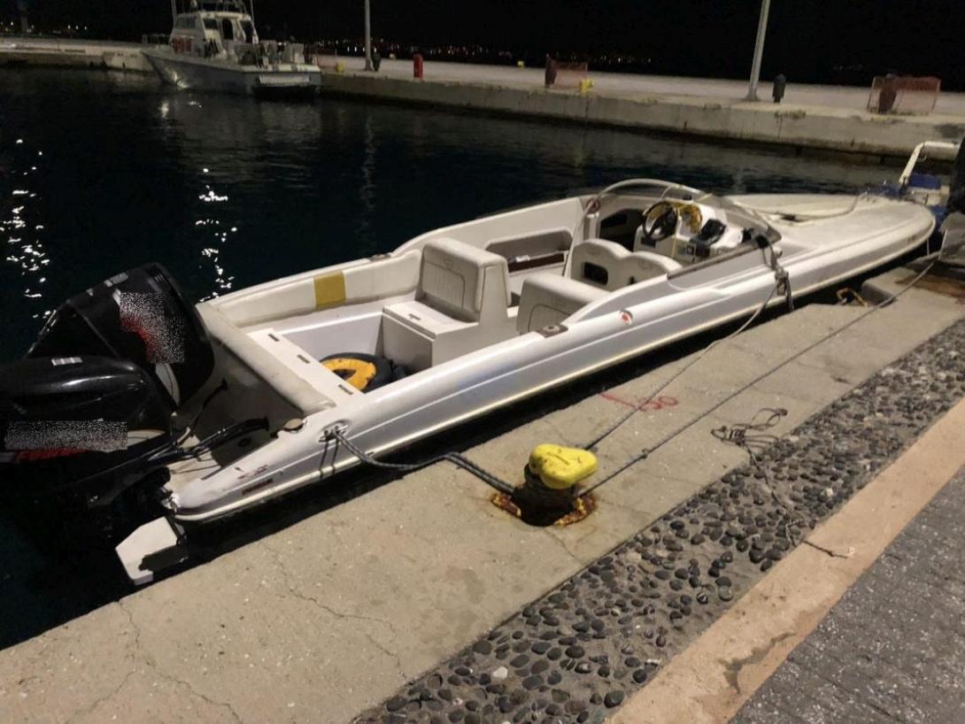 Καταδίωξη με πυροβολισμούς δύο σκαφών που είχαν αποβιβάσει μετανάστες