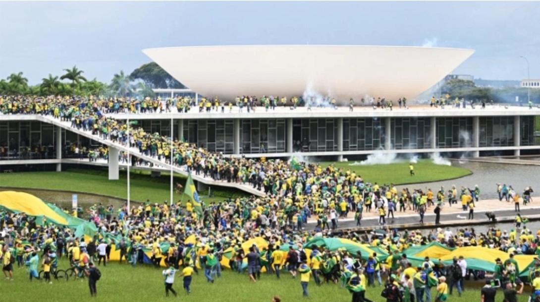 Εισβολη σε γηπεδο στη Βραζιλια