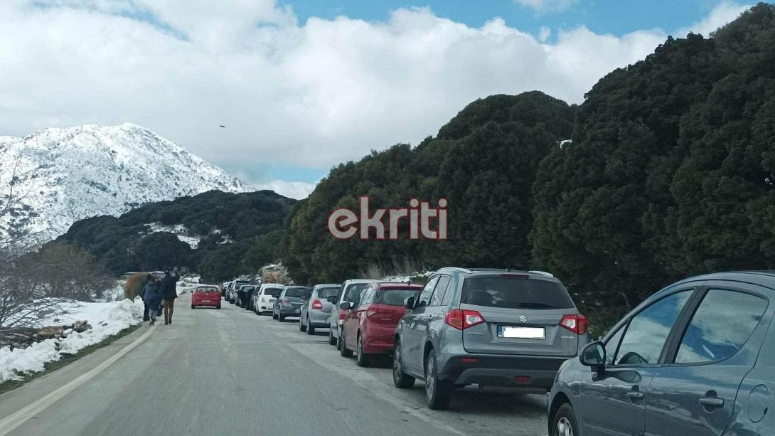 οροπέδιο χιόνια αυτοκίνητα