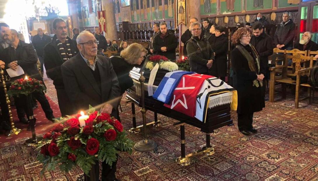 Σε κλίμα οδύνης το τελευταίο αντίο στον Νεκτάριο Σαντορινιό