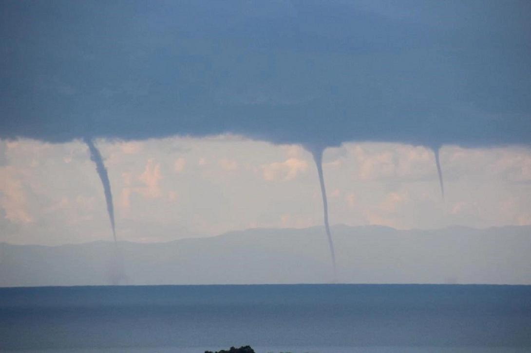 ανεμοστρόβιλοι σμυρνη