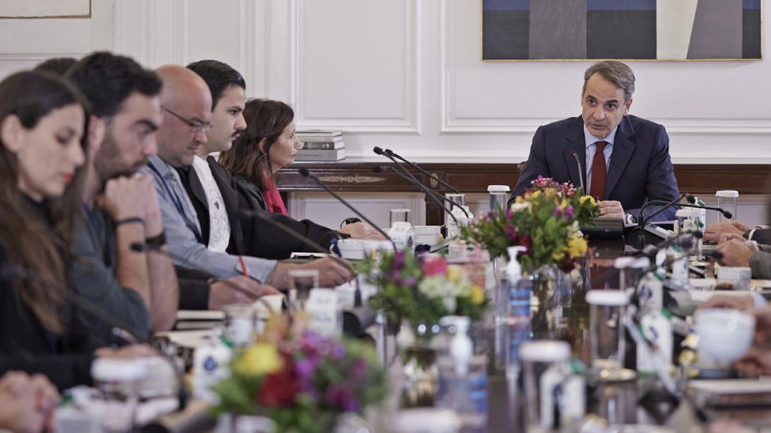 Μητσοτάκης καλλιτέχνες