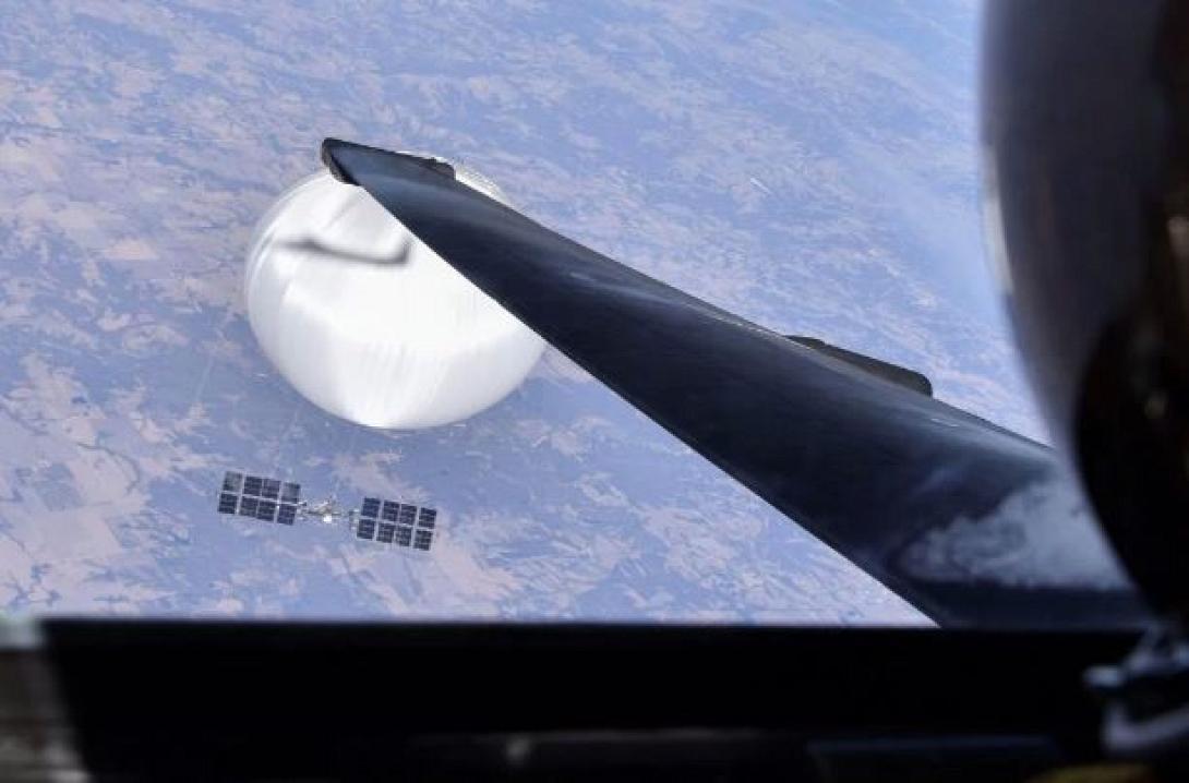 ΠΙΛΟΤΟΣ ΕΒΓΑΛΕ ΣΕΛΦΙ ΤΟ ΑΕΡΟΣΤΑΤΟ