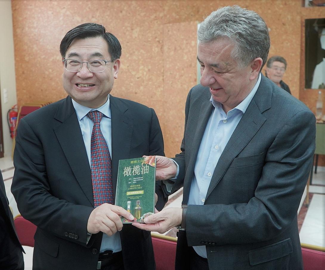 κινεζος υπουργος αρναουτάκης - μουσειο καζαντζάκη