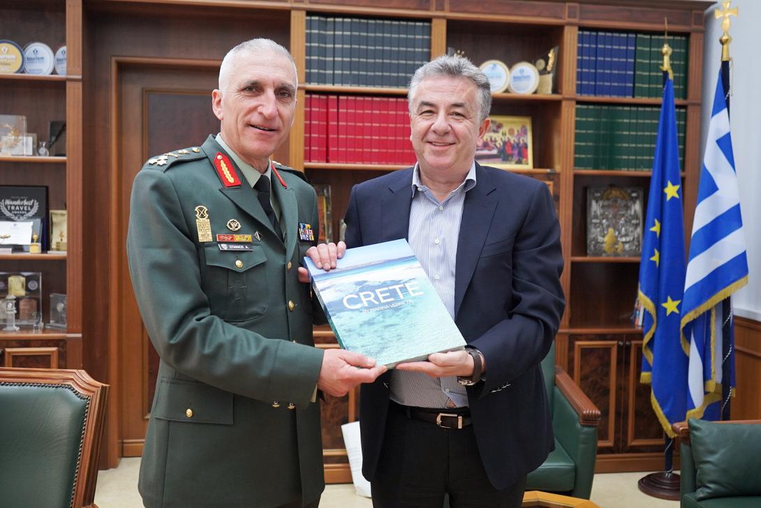 περιφερειαρχης - διοικητης στρατου