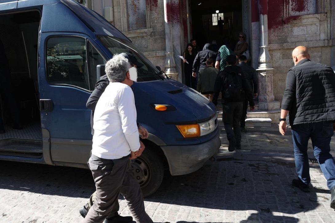 αρχαιοκαπηλοι