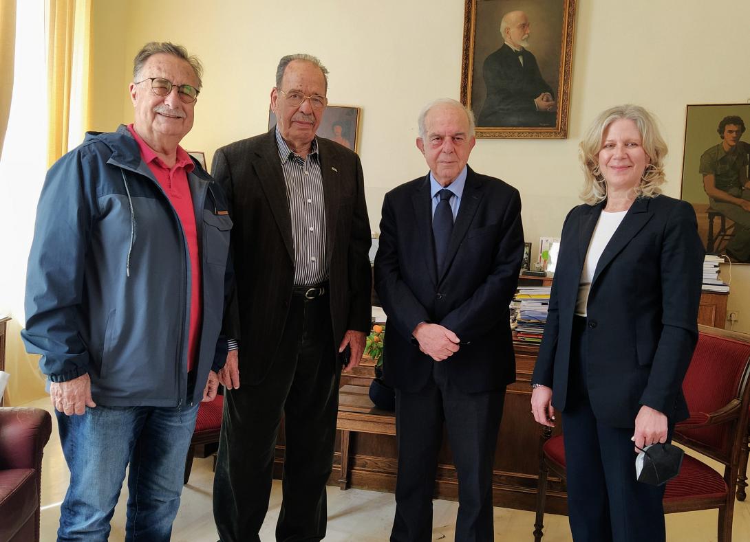 αποδημοι λαμπρινος