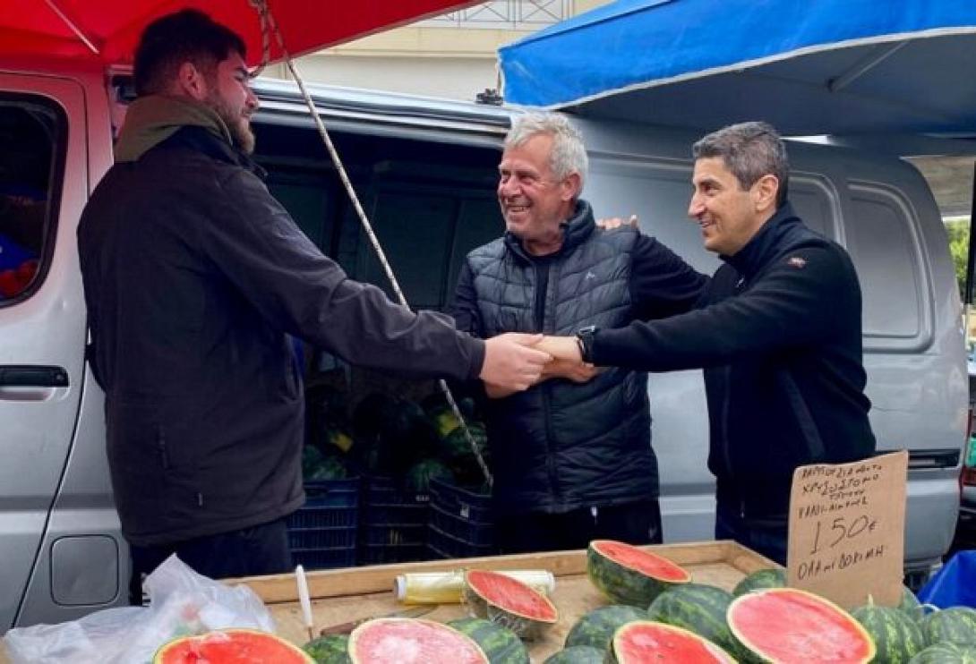 Ο Λευτέρης Αυγενάκης στη λαϊκή στις Πατέλες