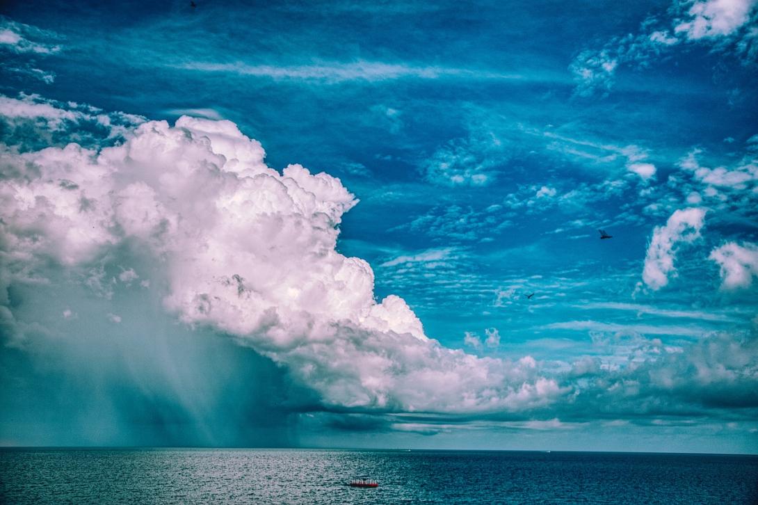 καιρός θάλασσα σύννεφα