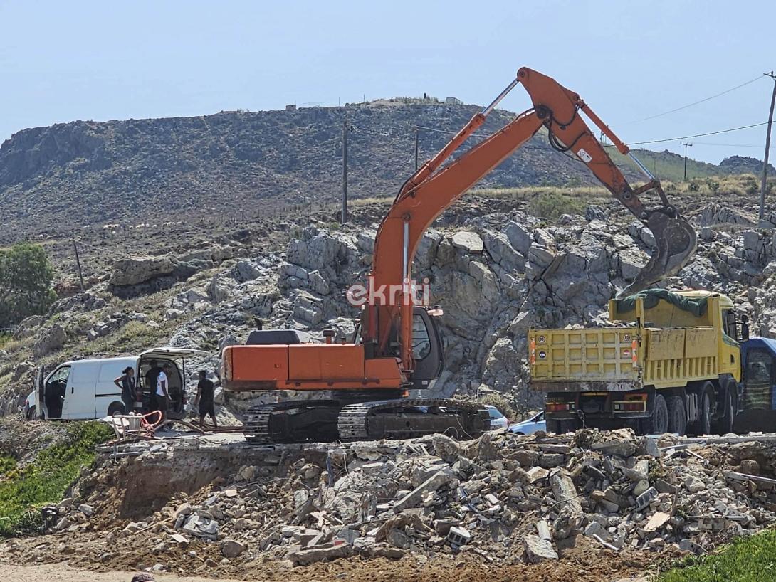 καρτερός κατεδάφιση