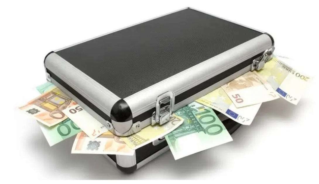 βαλίτσα λεφτά