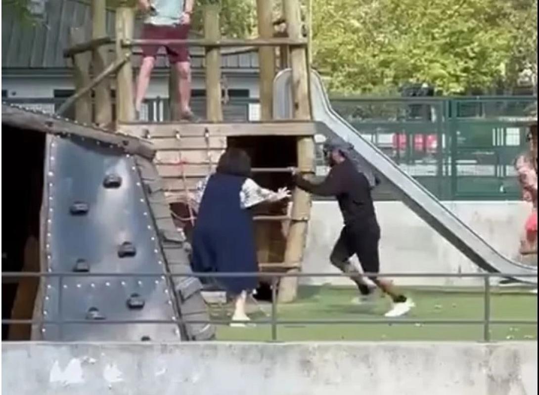 επίθεση μαχαίρι