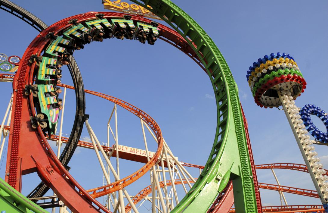 τρενάκι λούνα παρκ 